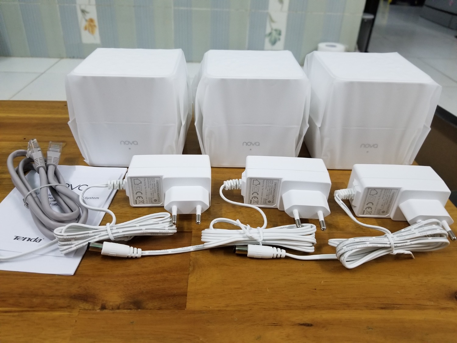 Connect rất nhanh, đầu tiên là tải app Tenda Wifi về rồi gắn dây mạng từ modem vào cổng WAN/LAN trên cục mesh thứ 1 (đặt làm mesh chính) là đc, những cục mesh phụ chỉ cần cắm điện vào là nó sẽ tự connect với nhau
Mình xài mạng Viettel 60 Mbps
Nói chung là mình hoàn toàn hài lòng với sản phẩm