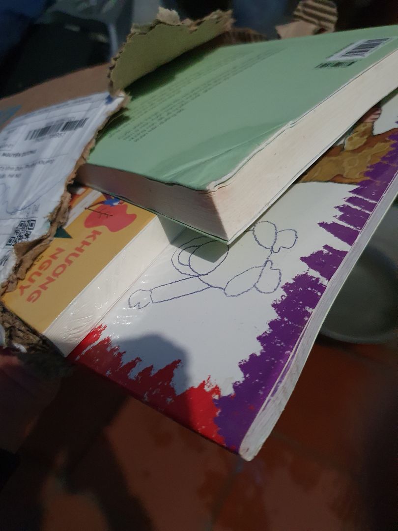 Giao hàng trễ hạn, chưa trung thực trong tình trạng giao hàng, bảo quản và đóng gói sản phẩm kém, chưa tốt.