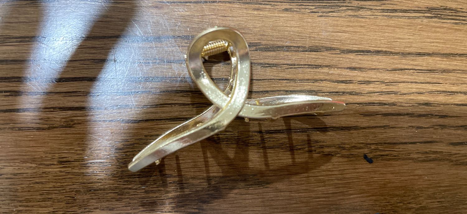 Sản phẩm thực tế giống hình, đơn giản, phù hợp kẹp chính giữa - sau đầu, mảnh mai, xinh xắn! Sản phẩm thực tế giống hình, đơn giản, phù hợp kẹp chính giữa - sau đầu, mảnh mai, xinh xắn!