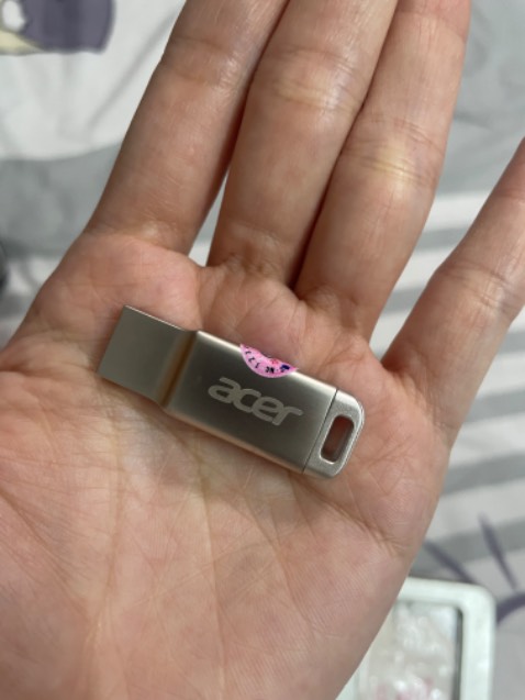 Giao hàng nhanh & cẩn thận, nhưng giá cao vậy mà dung lượng chỉ có 472GB chứ đâu đc 512GB như miêu tả sp hay in trên usb đâu?