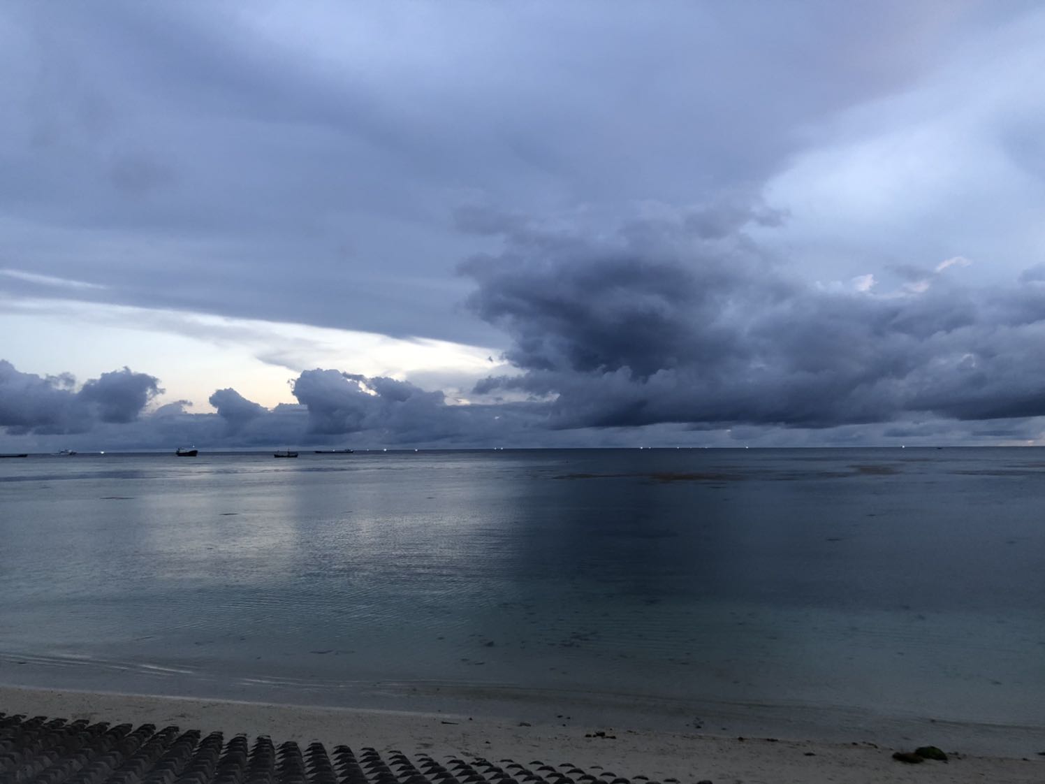 Sữa thơm, ngon, hạn sử dụng của sản phẩm còn dài. Tiki giao hàng tương đối nhanh. Nên mua nha mọi người, do uống hết rồi nên mới đánh giá nên hình ảnh ko liên quan.