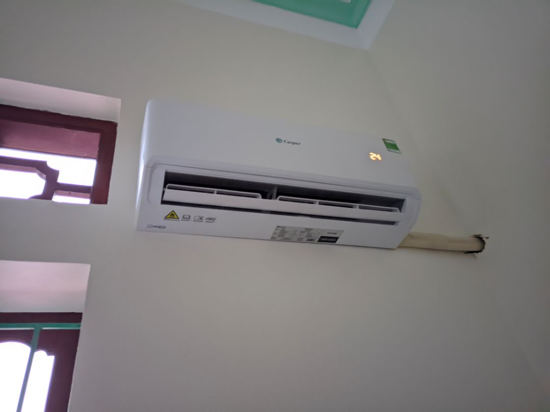 Giao hàng khá lâu mất 1 tuần, do ở ngoại thành lên không dùng được Tiki Pro. hàng chỉ ship tận nhà thôi đóng gói của hãng thì chắc lịch.
Thuê thợ ngoài lắp đặt và ống đồng hết 650k + máy 5tr nói chung cũng ổn trong tầm giá, trải nghiệm thử mát nhanh và sâu còn điện tiêu thụ chưa *** do không có inverter lên có khi khá tốn