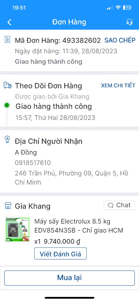 Shop Gia Khang rất tệ. Tôi đã mua nhiều món hàng của shop, cả trên *** và trên tiki. Mọi việc đều ổn cho đến khi tôi đặt mua máy nước nóng Panasonic, khi vừa khui hàng tôi phát hiện sản phẩm không đúng như ý tôi nên vội gói lại trả hàng cho shop theo điều khoản được trả hàng trong vòng 7 ngày. Mọi chuyện bắt đầu tệ đi khi tôi nhận được nhiều cuộc điện thoại từ shop Gia Khang vói ý là tôi không được trả hàng, do lỗi của tôi, do tại bị kia nọ bla bla bla...
Tôi vẫn giữ ý định trả hàng thì khi hàng về đến shop Gia Khang thì họ nói tôi đã sử dụng, máy bị trầy, khiếu nại với *** các kiểu.. với ý định là không nhận hàng hoàn trả.
Thật ra đối với tôi, số tiền 3tr7 cũng không là gì lớn, nhưng thứ nhất là tôi không mua được đúng món mình cần, thứ hai là thái độ của shop Gia Khang rất khó chịu, kiểu như lỡ mua rồi thì phải chịu, và ghét nhất là đổ thừa tôi đã sử dụng máy trong khi tôi thậm chí còn chưa mở nilong gói hàng ra.
Qua việc này, tôi muốn chia sẻ:
1/ Cân nhắc khi mua hàng tại shop Gia Khang. Khi có vấn đề phát sinh bạn sẽ không còn là khách hàng yêu quí đâu.
2/ Nếu có ý định mua hàng của shop Gia Khang thì nên tìm shop khác.
Giờ là thời thương mại điện tử, nơi khách hàng được chọn lựa và được quyền TRẢ HÀNG LẠI KHI MÓN HÀNG ĐÃ MUA KHÔNG ĐÚNG Ý.
Cảm ơn các bạn đã đọc và mình sẽ không bao giờ mua hàng của Gia Khang nữa.