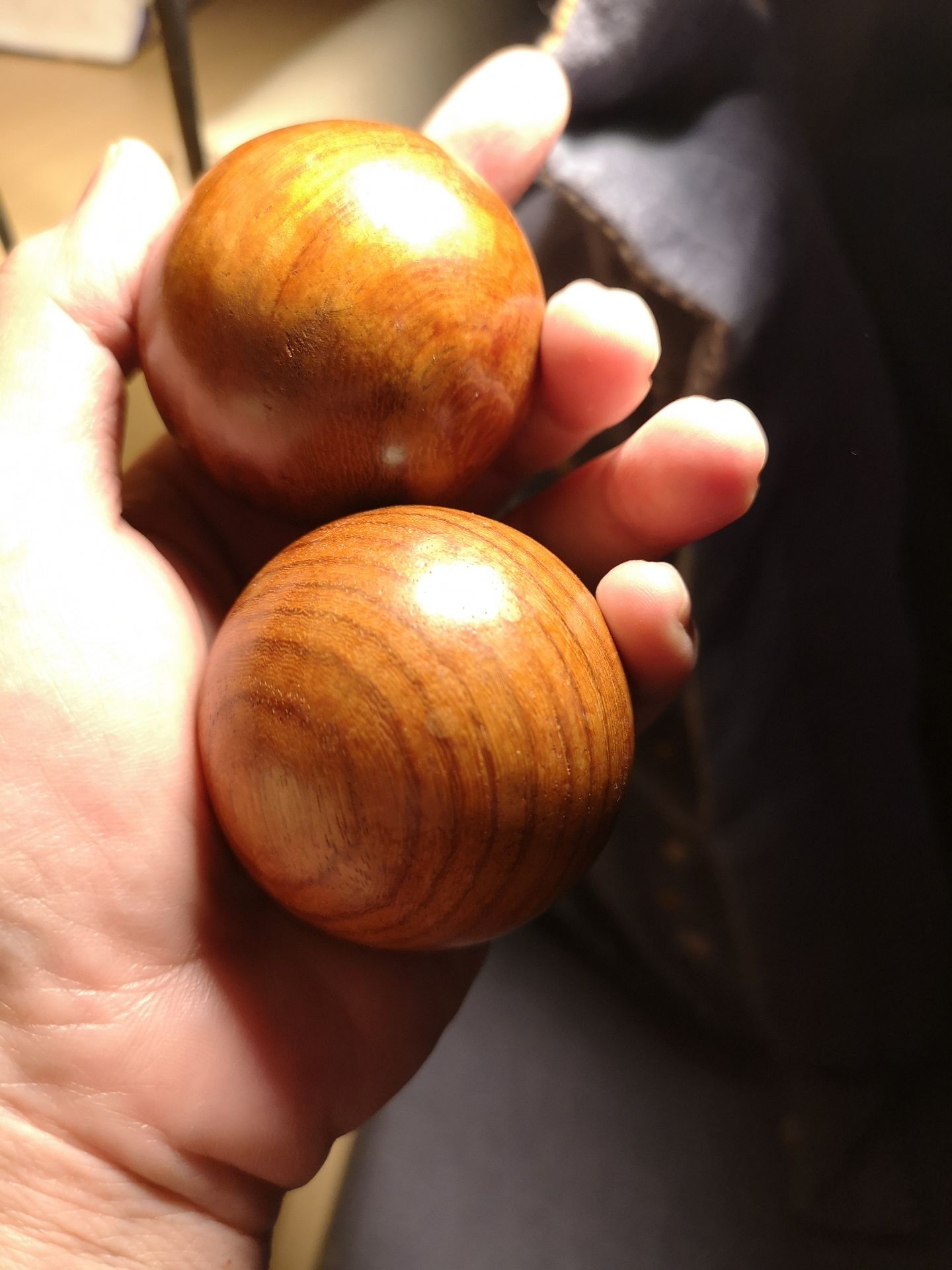 Ok..... Sẽ ủng hộ shop nữa, khi cần... Hy vọng shop và Tiki hỗ trợ giao hàng nhanh hơn (kg cần phải có 2 cách giao và chênh lệch giá tiền vận chuyển...)