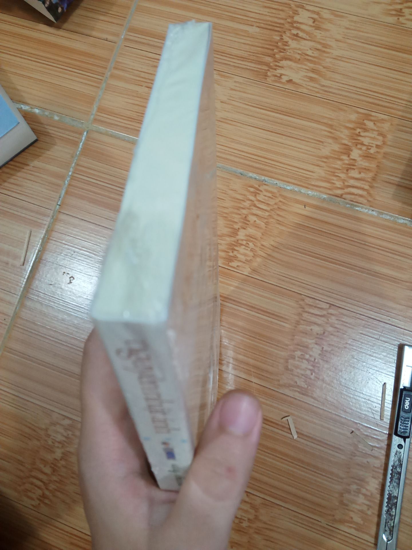 Sách được bao bọc kỹ càng và rẻ hơn so với giá gốc . Tổng quan sách rất đẹp , không trầy xước hay móp méo. RẤT TUYỆT VỜI VÀ ĐÁNG MUA bạn nha !! , à ship sớm hơn dự kiến nữa ấy hihi