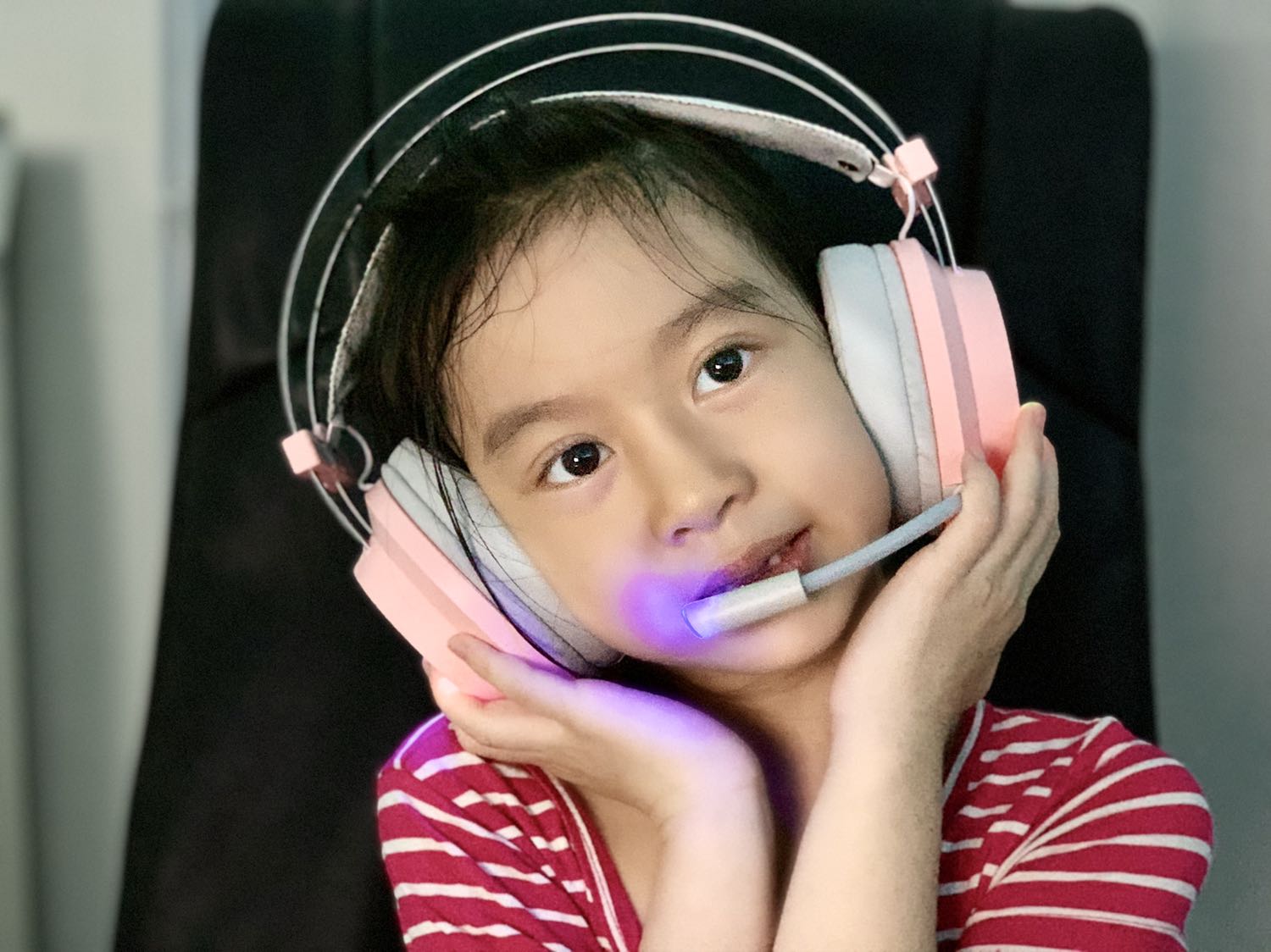 Hàng xịn! Đẹp, âm thanh nghe tốt, cổng usb tiện dụng nhiều thiết bị! Bé rất mê