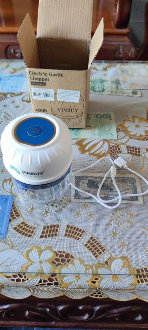 Sản phẩm tốt, xay rất mạnh, lưỡi dao rất bén,kiểu dáng đẹp dễ lắp ráp và vệ sinh. Tiki giao hàng siêu nhanh và chuyên nghiệp