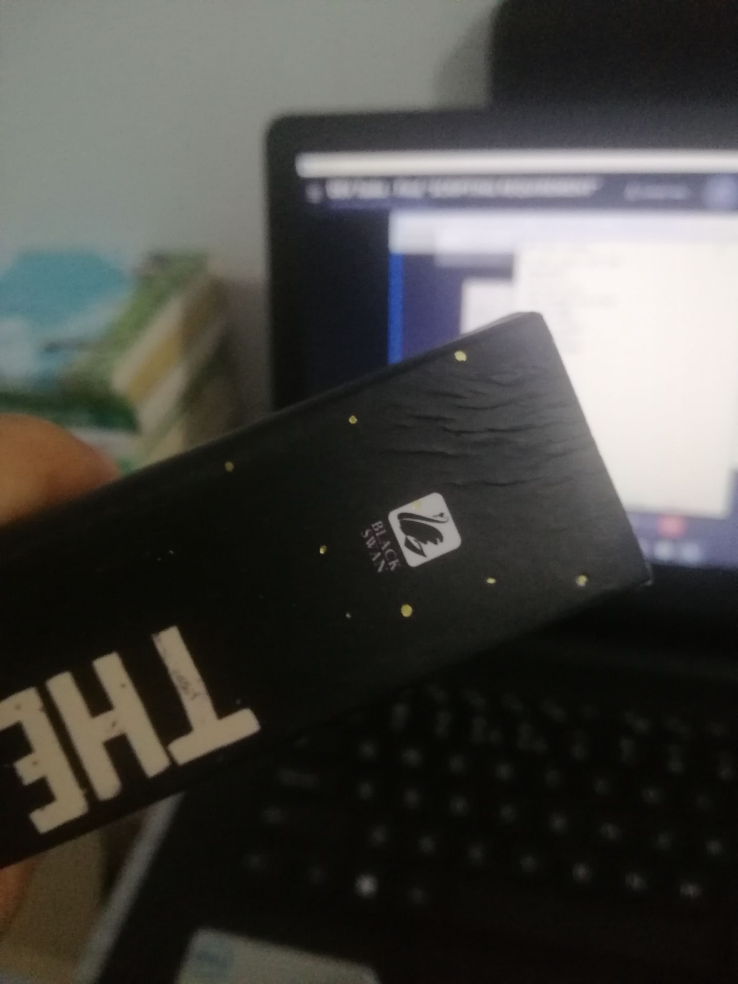 Sách paperback cầm tay rất nhẹ, bìa đẹp, có một tí lỗi nhưng mà không sao do sale tận 70% mà. Về nội dung mình chưa đọc nên không review được, nghe nói hay thui :v còn vận chuyển thì hơi lâu một tí. 3 bữa gì đó Sách paperback cầm tay rất nhẹ, bìa đẹp, có một tí lỗi nhưng mà không sao do sale tận 70% mà. Về nội dung mình chưa đọc nên không review được, nghe nói hay thui :v còn vận chuyển thì hơi lâu một tí. 3 bữa gì đó