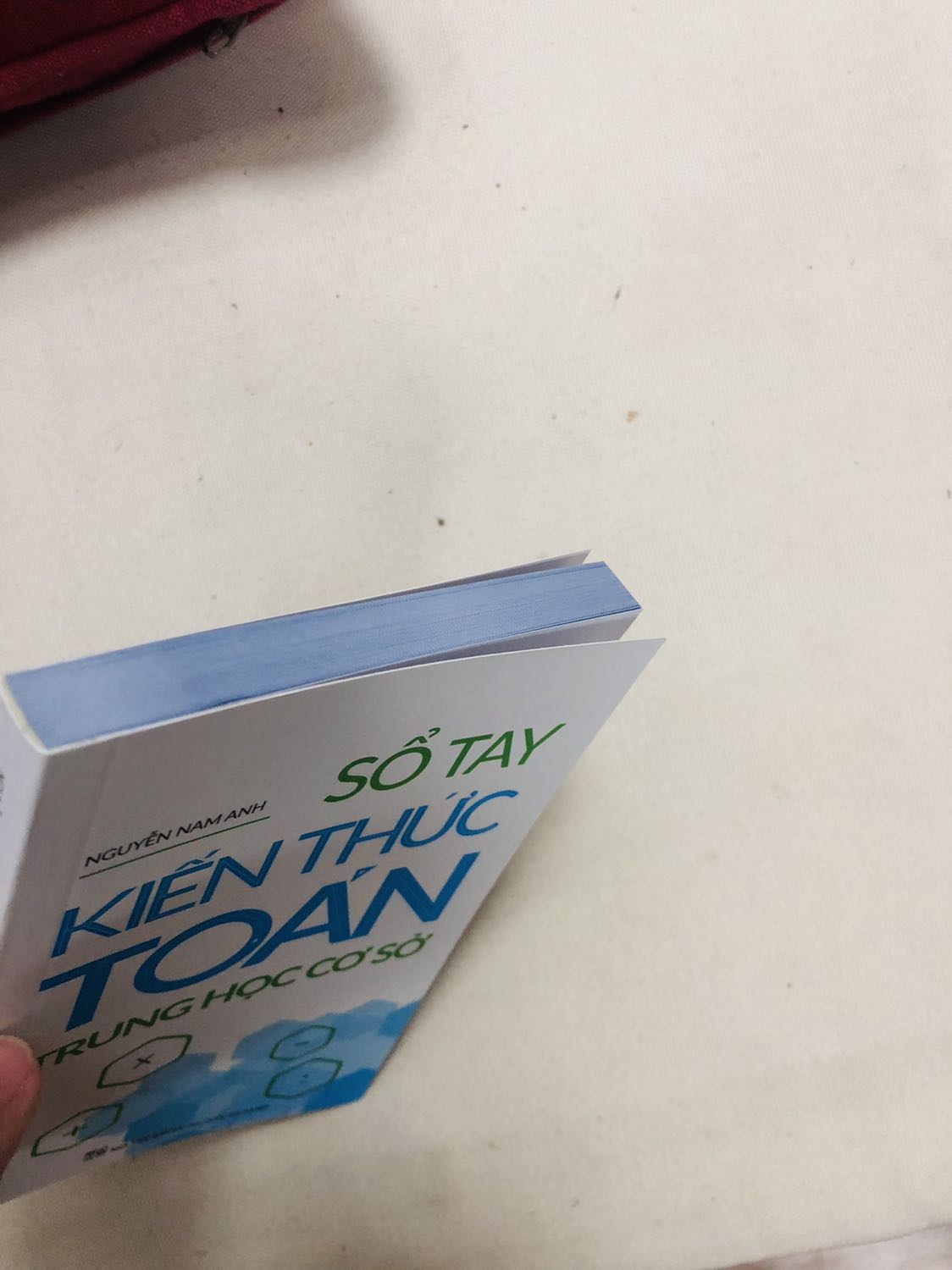 sách đầy đủ kiến thức, dễ hiểu