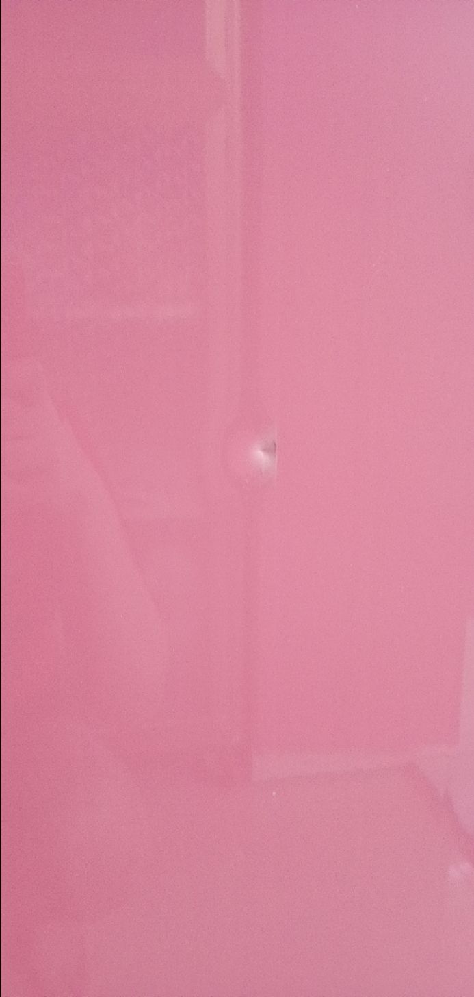 tủ giao bị vỡ nhẹ. khá thất vọng.