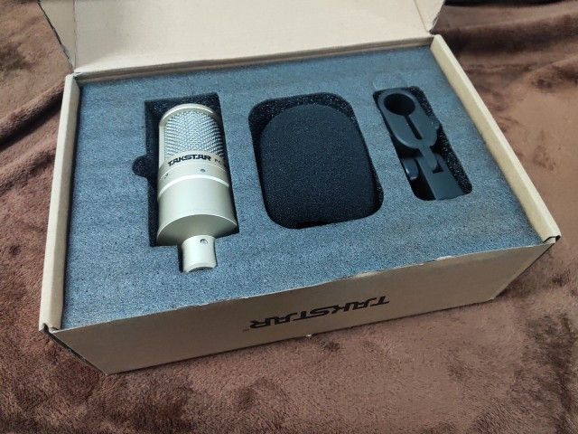 hàng chuẩn chính hãng, tem, mã vạch đầy đủ,  đánh giá cho shop 5 sao, hài lòng về sự tư vấn nhiệt tình, tuy nhiên shiper giao hàng không vui vẻ với si khách hàng.