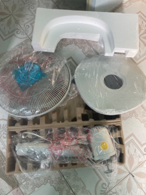 Hàng đóng gói chắc chắn, khớp nối ráp vào rất khít và cứng cáp, quạt quay êm, nhẹ nhàng. Cảm ơn Shop, Tiki và Toshiba!