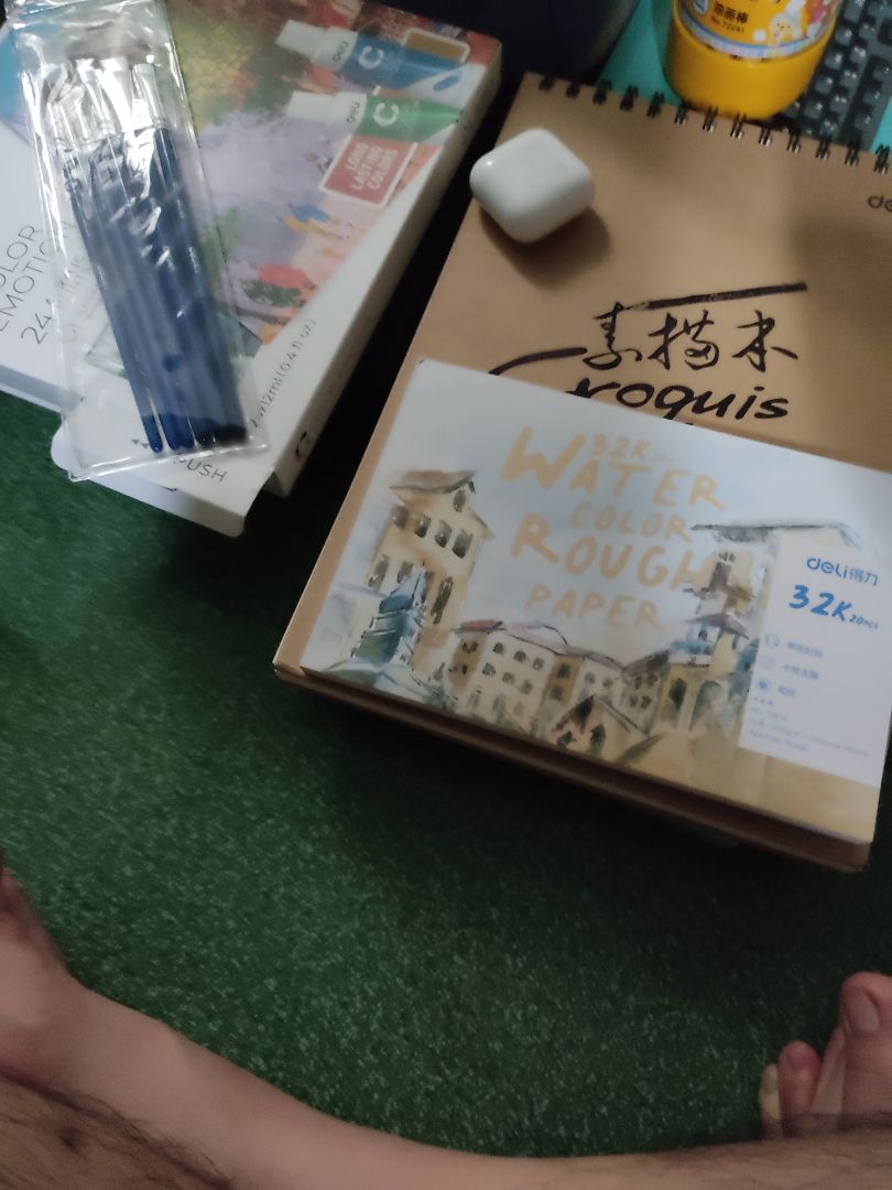 Hàng giao có 1 màu bị gãy. Gói ghém khá kĩ. Khả năng bị gãy là gãy trước khi gói. Rất mong shop kiểm tra trước khi gửi hàng ạ.