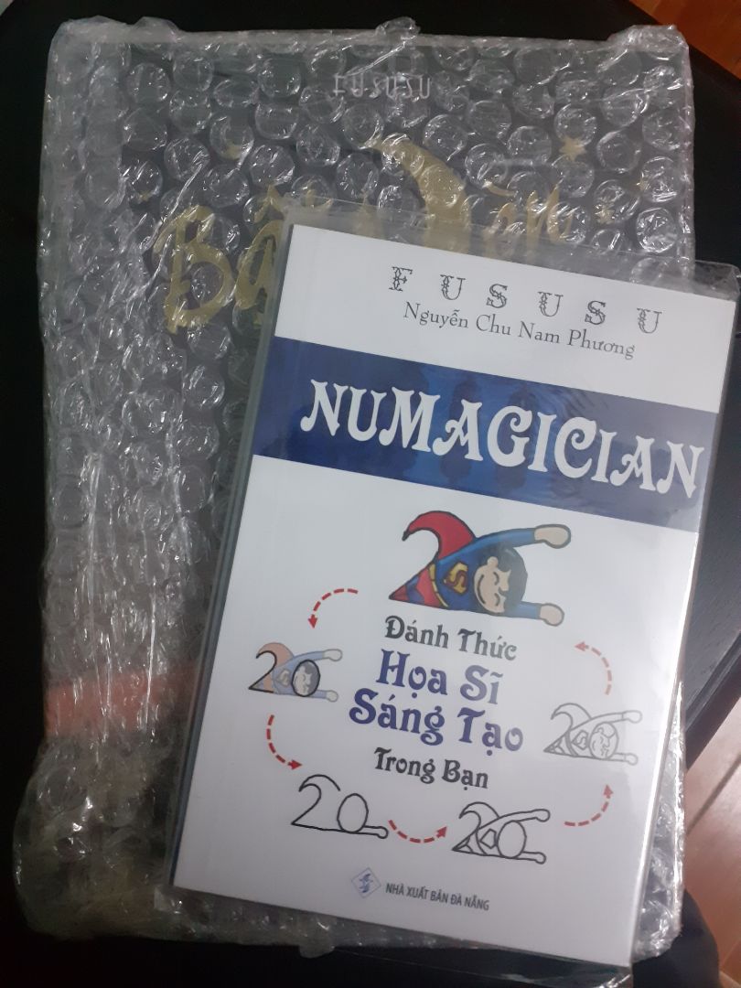 Siêu hài lòng về sản phẩm luôn,sách chất lượng cực tốt,đóng gói cẩn thận,nội dung cuốn sách thì khỏi phải nói ,siêu hữu ích,vừa kết hợp giải trí lại vừa giúp cho não bộ và trí nhớ ,nói chung mk khuyên các bạn nên mua và cảm nhận thử cuốn sách siêu quý báu này❤❤❤