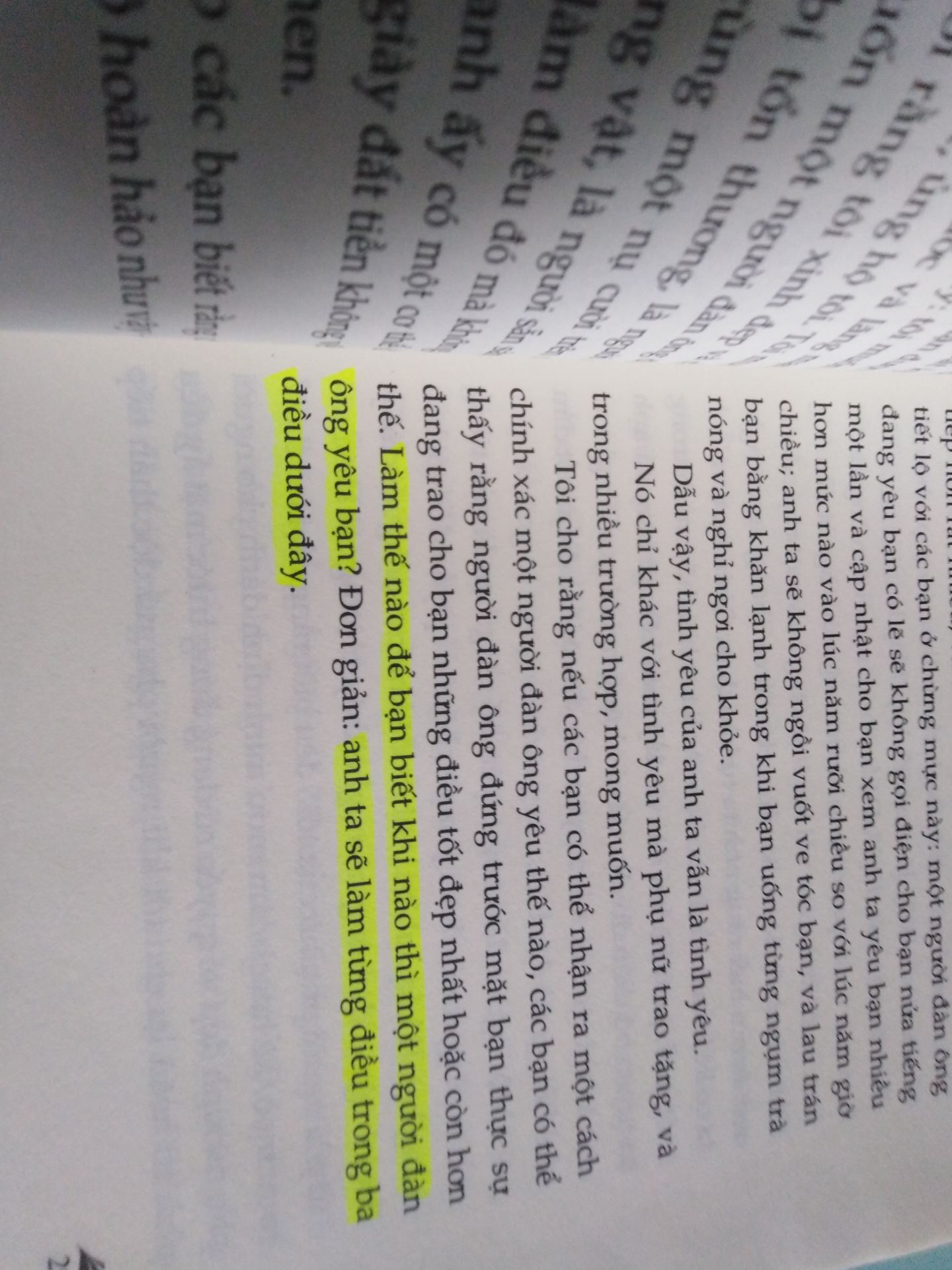 * vận chuyển : Lâu, trễ hơn 1 ngày so với dự định
* đóng gói : ko chắc chắn, móp méo ko thể tả, nhưng cũng may gáy sách ben trong ko bị gì!
* nội dung : trước tien mình xin khẳng định đây ko phải là sách self-help, nội dung nghiêng về tâm lý của đàn ông hơn. Nó phù hợp với các quí cô muốn tìm hiểu tâm lý của đàn ông ntn trong các quá trình hẹn hò, bánh quy,...

MÌNH THẤY ĐÂY LÀ QUYỂN SÁCH ĐÁNG ĐỂ CSC QUÍ CÔ ĐỌC ??
mình mua với giá 65k thui do đc sale kkk