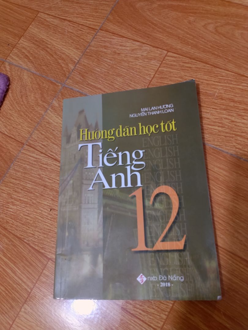 Giao hàng nhanh, đóng gói cẩn thận.
Nội dung sách được trình bày chi tiết, rõ ràng, logic.