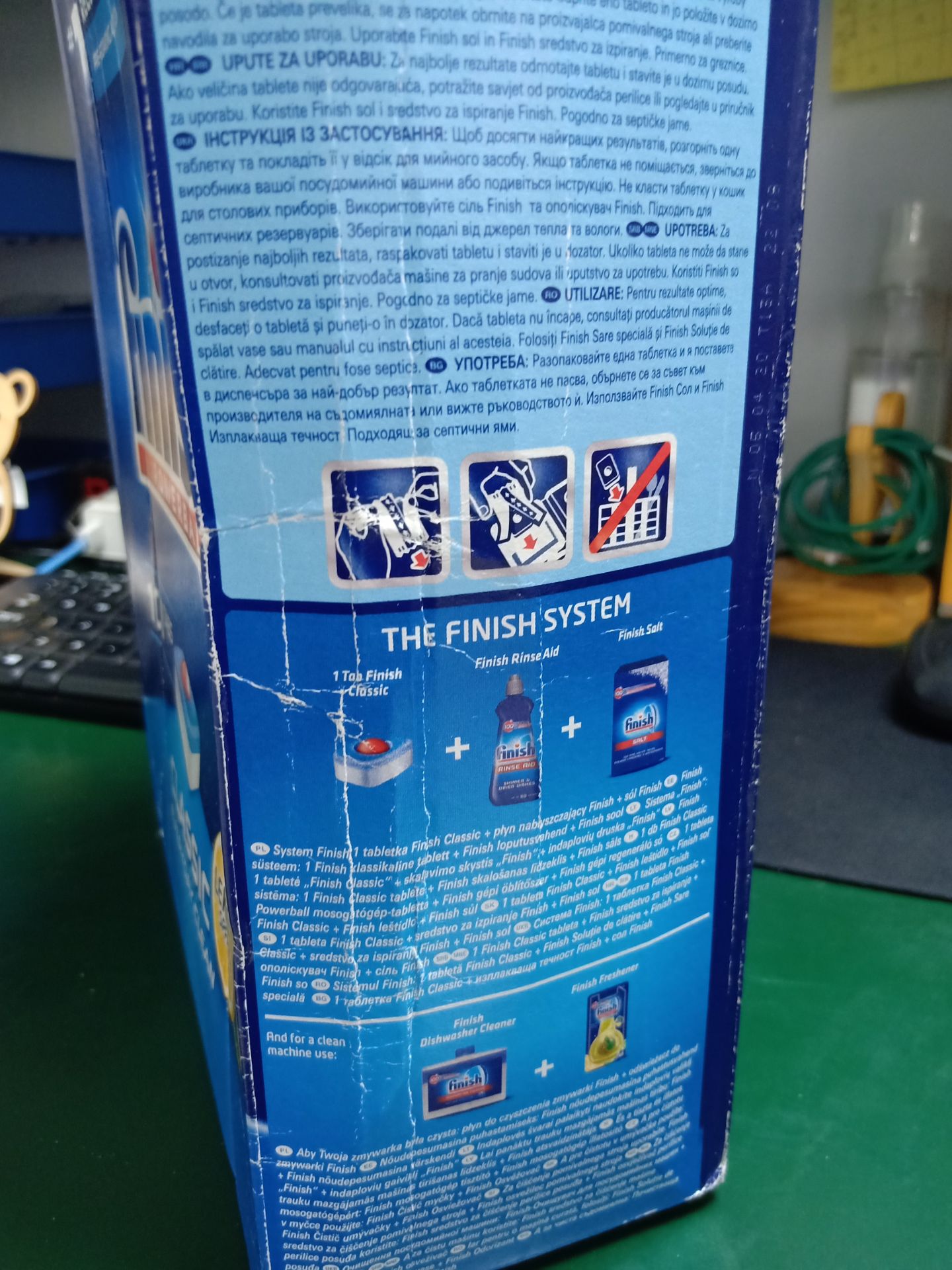 hộp sp bị móp, nhìn có vẻ cũ. chưa sử dụng nên chưa biết chất lượng thế nào.