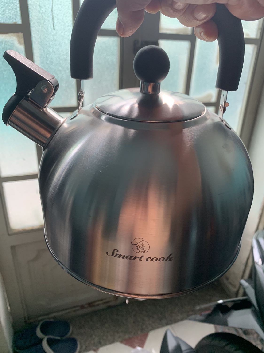 San phẩm đẹp, tay cầm cách nhiệt rất tốt, còi báo kêu rất to. Giao hàng rất nhanh.