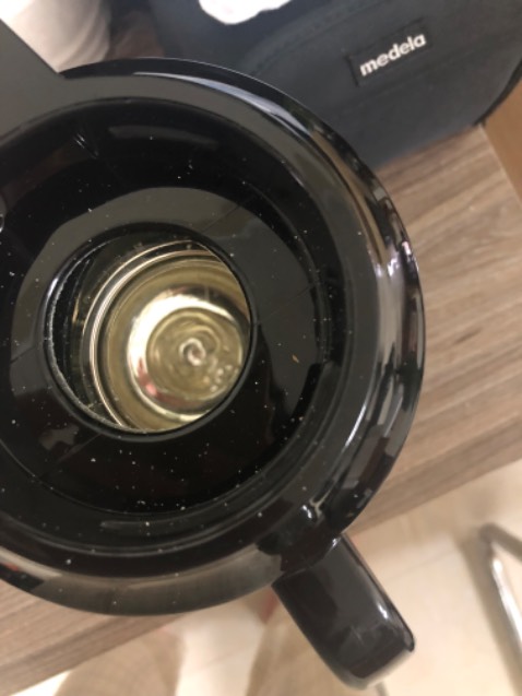 Nhận sản phẩm đã thấy tiếng kêu lọc xọc, mình đã nghi ngờ rồi. Mở ra thì ruột phích bị vỡ rồi. Hi vọng tiki có hướng giải quyết cho mình