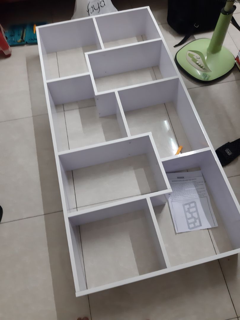 1. Tiki giao hàng rất nhanh ạ. đ
Đặt thứ 6, thứ 7 gọi giao hàng luôn rồi, còn điện check trước xem mình có ở nhà không rồi mới giao nữa. 5 sao.

2. Sản phẩm
Đẹp, mối lắp chắc, hàng y như hình quảng cáo, mình để chắc cũng hơn 50 cuốn sách, thấy chắc chắn lắm!

Nói chung rất hài lòng ạ. Sẽ tiếp tục ủng hộ ^.^