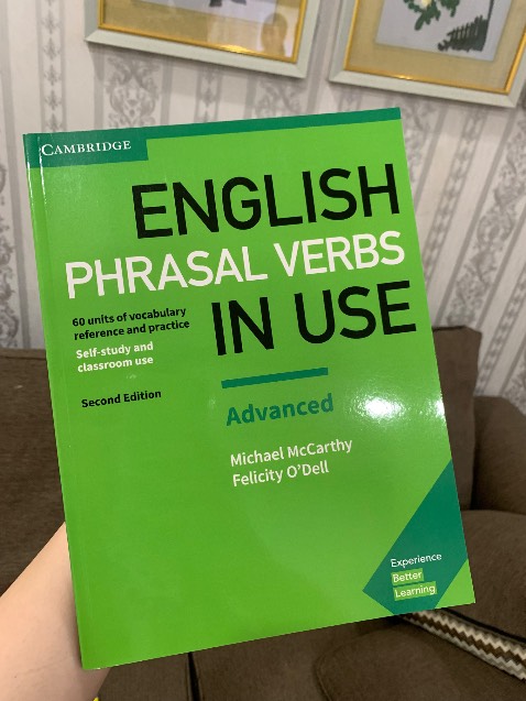 Nhà sách giao hàng siu nhanh, mới đặt hôm trước mà hôm sau đã nhận được sách. Sách nội dung hay, dễ hiểu, đẹp, có màu, có đáp án rõ ràng. Hi vọng học sẽ tăng được điểm số. Nhà sách 10 điểm không có nhưng.