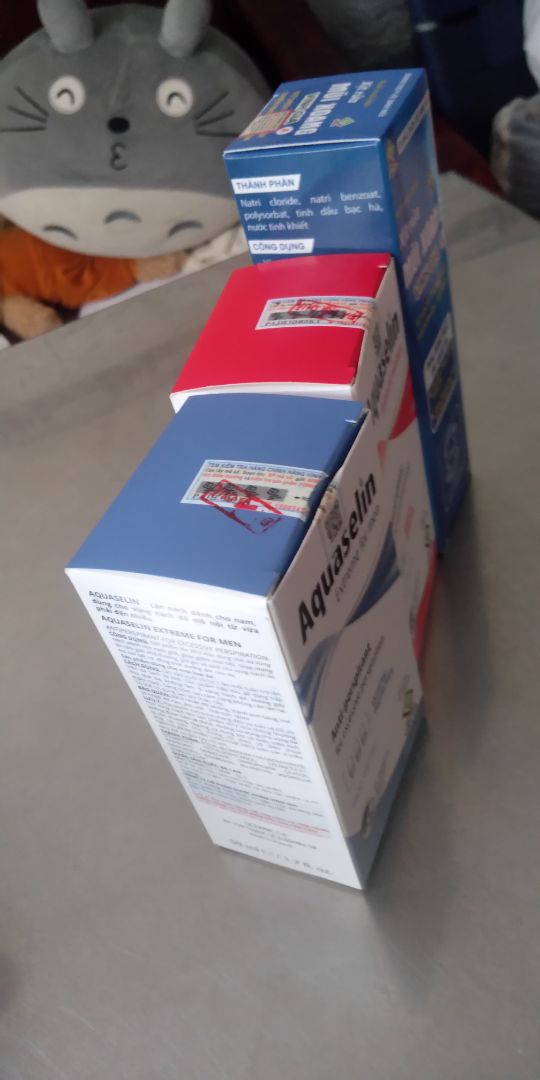 Hang y nhu hinh doi xai moi biet .con duoc qua tang chai xit xoang mui .thank you shop