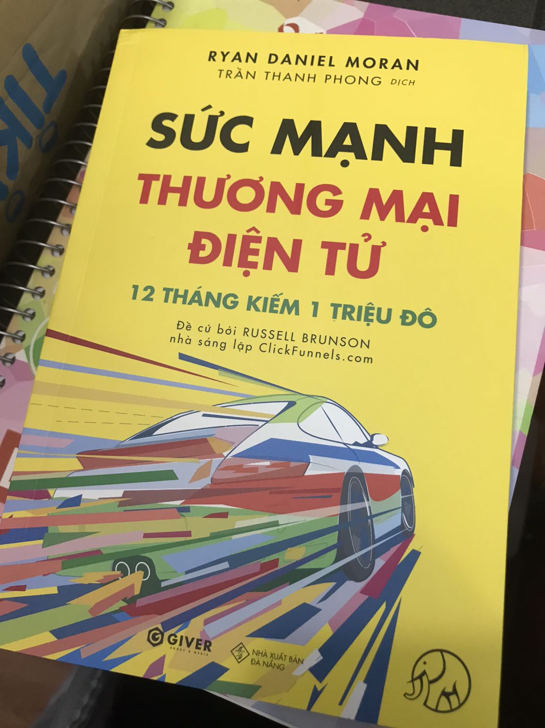 Mình mới nhận được sách thôi. Cũng chỉ mới đọc qua để đánh giá. Tiki gói hàng ok. Nhìn chung thì sách có nhiều thông tin hữu ích. Đúng cái mình đang cần để mở rộng kinh doanh của gia đình