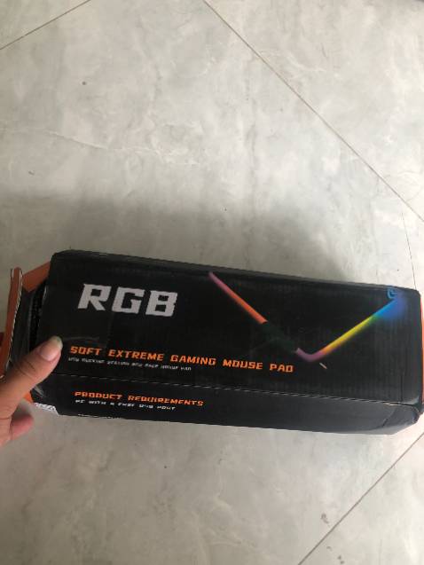 Đóng gói quá xấu - như cái nùi giẻ lau ! miếng lót bóc mùi nhựa kinh khủng ko biết đến bao giờ mới hết! sản phẩm tệ vầy mà bán gần 170k thì nên coi lại!