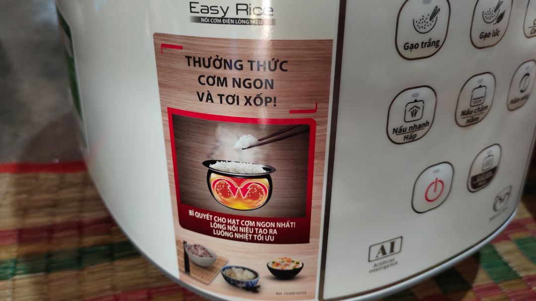 nồi thiết kế sang trọng
lòng nồi dày và có in logo
thiết bị đi kèm đầy đủ
tuy có điều mình hơi tiếc xíu là ko có phiếu bảo hành đi kèm sản phẩm ớ
nói chung chưa nấu nên chưa biết thế nào
đánh giá 4 sao trước vậy