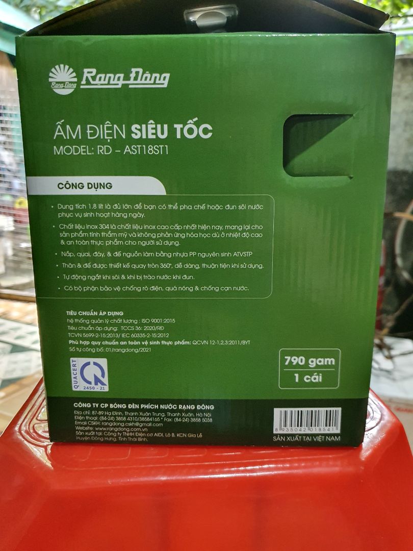 đóng gói cẩn thận ...
thân bình nhỏ , gọn - nhìn chung đẹp
nắp với thân chưa được cứng cáp ...
nói chung tiền nào của nấy ... xài bình dân thì OK
xài khoãn 2 năm nếu không có gì là đạt yêu cầu