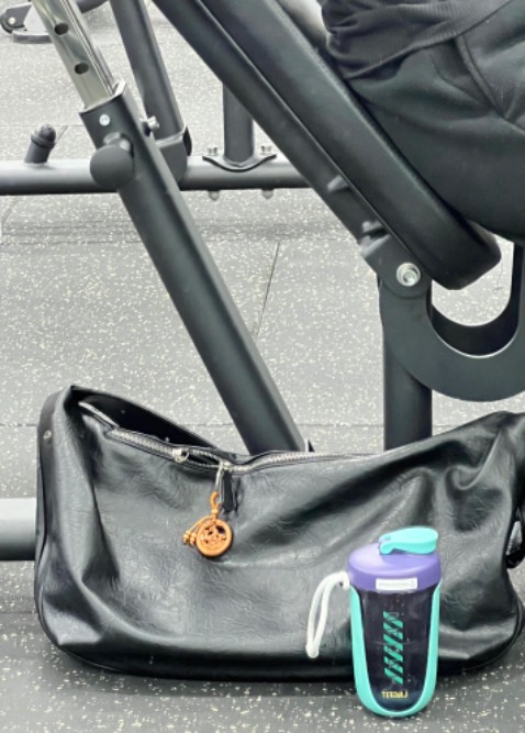 Mang theo đi tập mà nó đẹp dữ thần, nhìn chắc chắn nữa