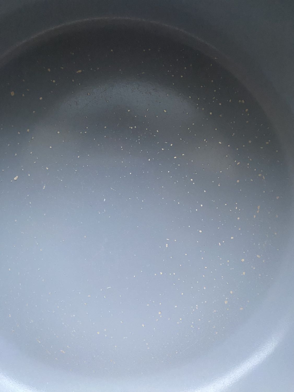 Bong tróc lớp chống dính chưa tới 2 tháng dùng