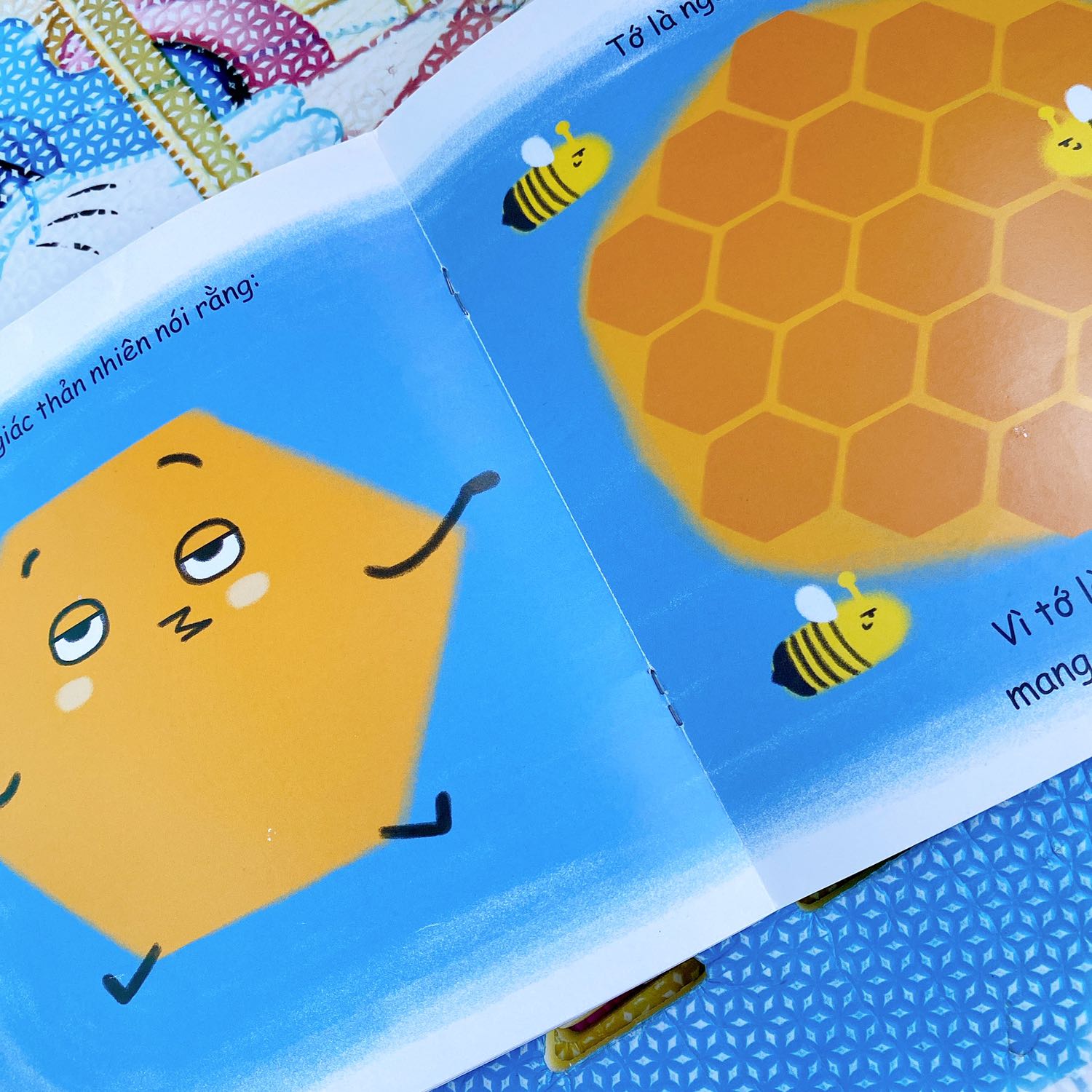 Truyện hay, ngắn gọn, dạy trẻ về các hình cơ bản. Hình vẽ rất đơn giản nên phù hợp với với các bé nhỏ