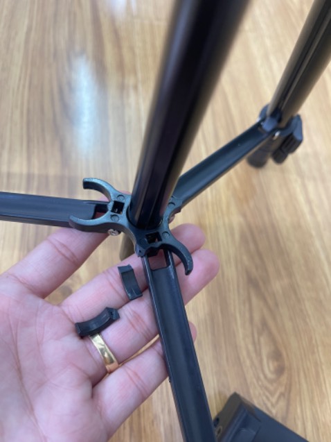 Đóng gói sơ sài, hàng nhận bị gãy, trầy xước nặng.