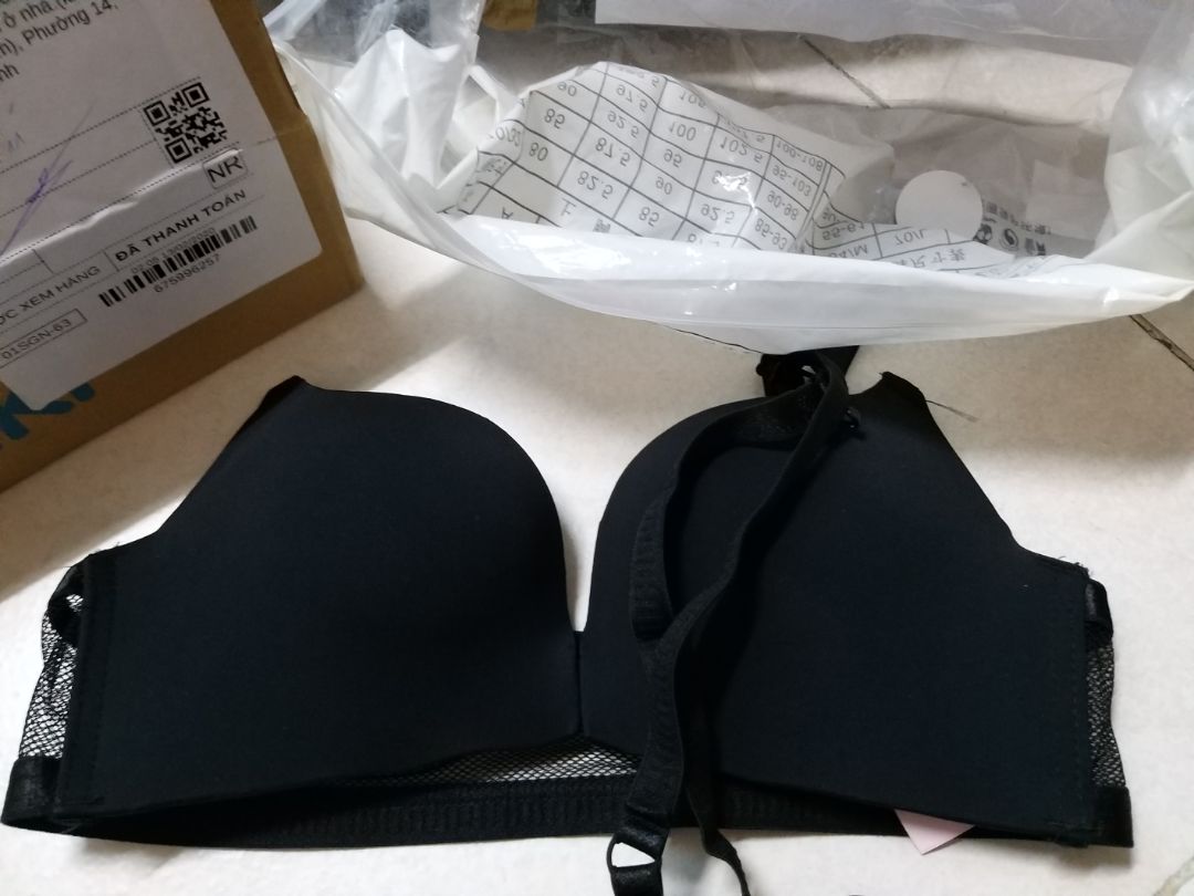 shop đăng bán cả bộ mà giao có mỗi cái áo là sao ?
bán lẻ áo thì ghi bán lẻ
sao lại ghi là bộ?
là shop giao hàng thiếu hay thích ghi như vậy rồi muốn bán thế nào thì bán?
tiki nên kiểm tra lại hàng hóa và thông tin đăng bán trước khi giao cho khách chứ ?