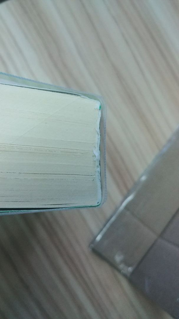 chỉ nói về mặt hình thức sách:
- lưng sách cắt ẩu
- giấy nhăn, in mất chữ.
về phần giao nhận và bookcare của tiki thì rất hài lòng?

P/s: hy vọng được support đổi hàng. ?