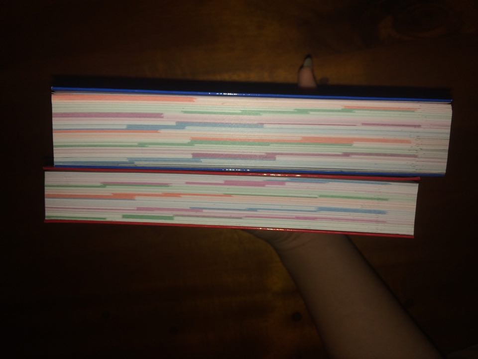 Sách nhỏ gọn nhưng dày dặn, cuốn tiếng Nhật dày hơn tiếng Trung, hình minh họa dễ thương, nội dung bao quát nhiều chủ đề trong cuộc sống, tóm lại là rất thích, có điều giao hành hơi lâu mà ksao >