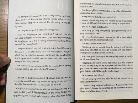 MỘT CUỐN SÁCH KINH DỊ GÂY ÁM ẢNH THỰC SỰ! Những câu chuyện kể có thật từ vị bác sĩ pháp y xuất chúng, đầy bản lĩnh khi khám xét, phân tích hiện trường gây án và mổ xẻ, xét nghiệm tử thi, phân tích DNA… kết hợp tư duy logic để tìm ra hung thủ. Trong cuốn sách là sự pha trộn bản chất tàn nhẫn, máu lạnh, có sự cô đơn, tính nhân văn, sự đồng cảm và kiến thức uyên bác về ngành pháp y. CÂN NHẮC TRƯỚC KHI ĐỌC.