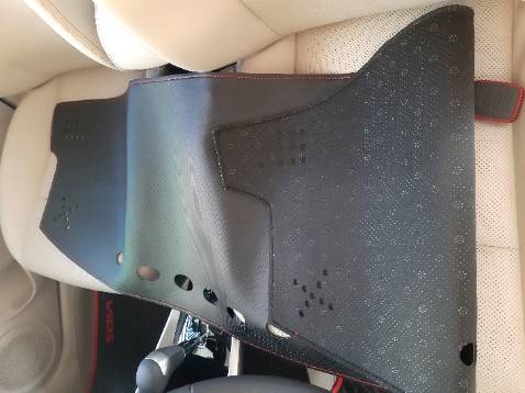 Giao hàng không đúng mẫu như hình shop đã đăng bán. Chất lượng da quá kém, không cao cấp. Tôi muốn đổi hàng. Tiki kiểm tra lại và đổi hàng giúp tôi