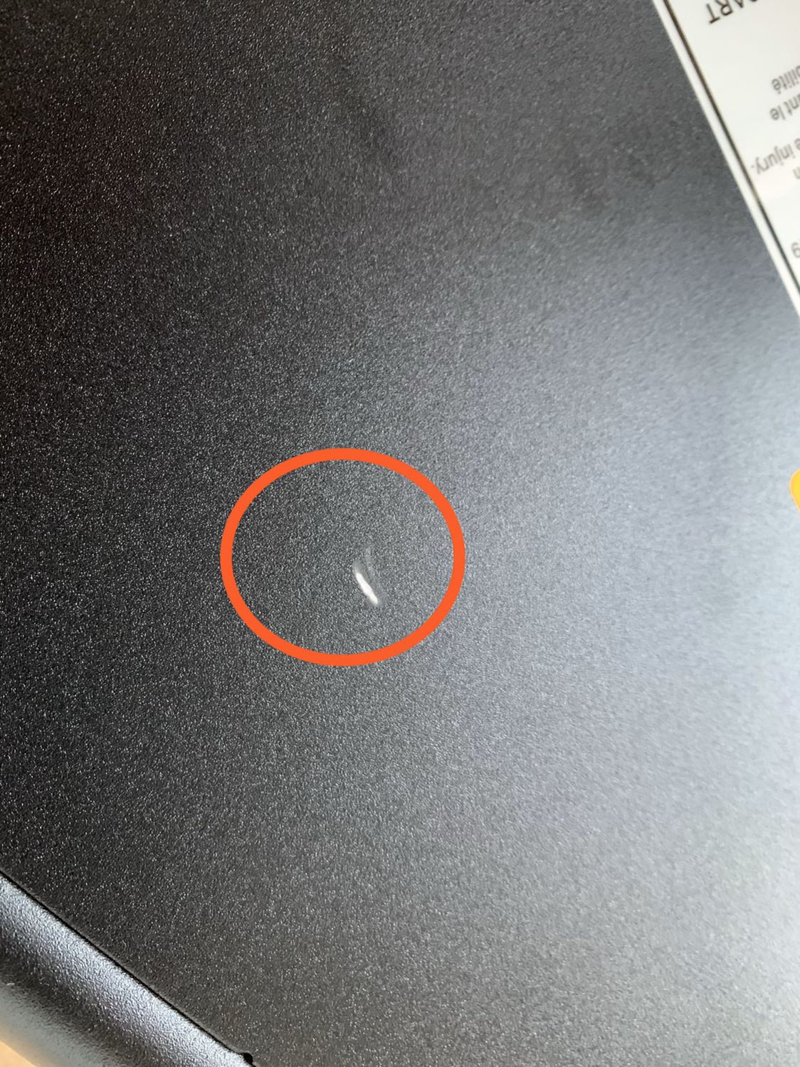 Tuy không hài lòng với sản phẩm vì trầy xước khá nhiều nhưng  với dịch vụ của Tiki thì quá ưng ý. 

Nhà mình nằm trong hẻm mà khung to và cồng kềnh. Shipper phải ôm đi bộ vào nhà giúp mà không than vãn gì. Rất mong dịch vụ của Tiki hãy giữ vững như bây giờ nhé. Thêm tiền vận chuyển mà mình vẫn vui lòng thì đây là lần đầu tiên ❤️