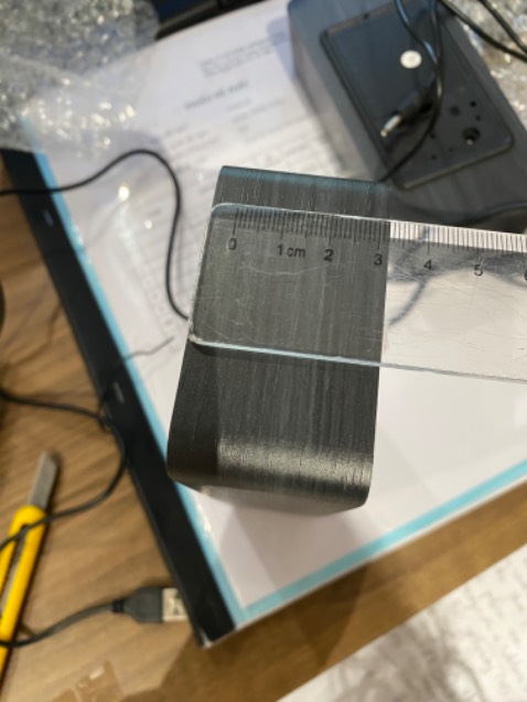 Giao hàng nhanh trong nội thành hcm. Shop có xuất hoá đơn. Còn chất lượng sử dụng lâu chút mới đánh giá dc.hi vọng sử dụng ổn.máy vừa có thể cắm trực tiếp sd or dùng 4 pin 3A. Máy chỉ có cap nên nếu mún dùng các bạn mua thêm củ sạc nhen. Vẫn để đánh giá 5* trc cho shop.