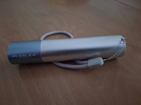 Đèn rất sáng.Thiết kế gọn,đẹp và rất tiện lợi.