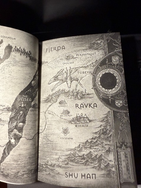 Sách về tay đẹp, không tì vết.