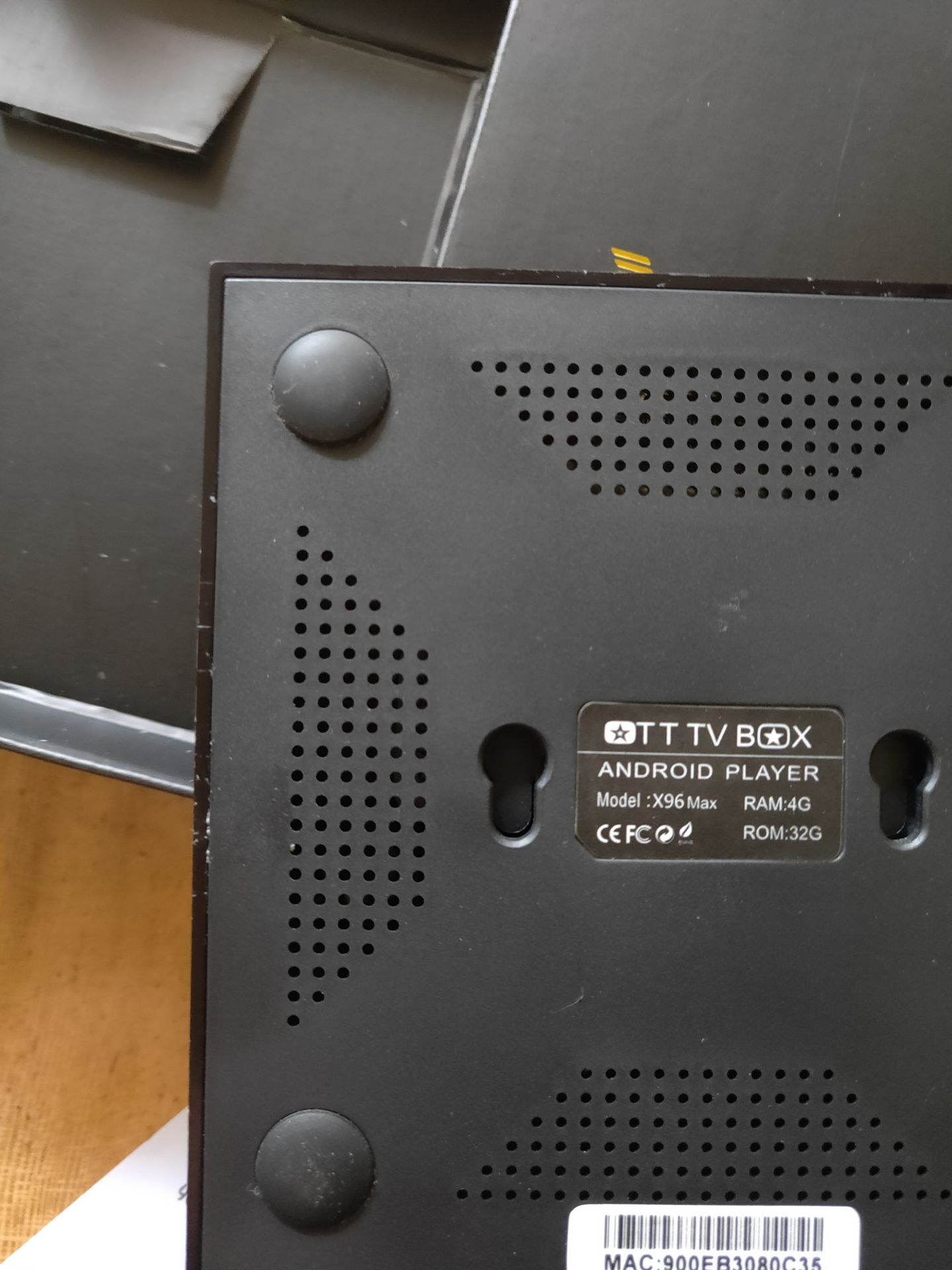 thực sự thất vọng. nhận hàng đang trải nghiệm. nhưng shop giao đồ cũ. và đã bị đục khoét, sửa chữa. chỉ có cái điều khiển là mới. còn lại. từ bao bì, hộp đựng hầu như là làm cho có làm. giao sản phẩm thì là hàng đã qua sử dụng. và đã được sửa chữa. yêu cầu shop giải thích và cho cách xử lý cho hợp lý với người mua hàng. đang tính mua thêm 1 sản phẩm nữa. nhưng thấy vầy thực sự không hài lòng 1 chút nào