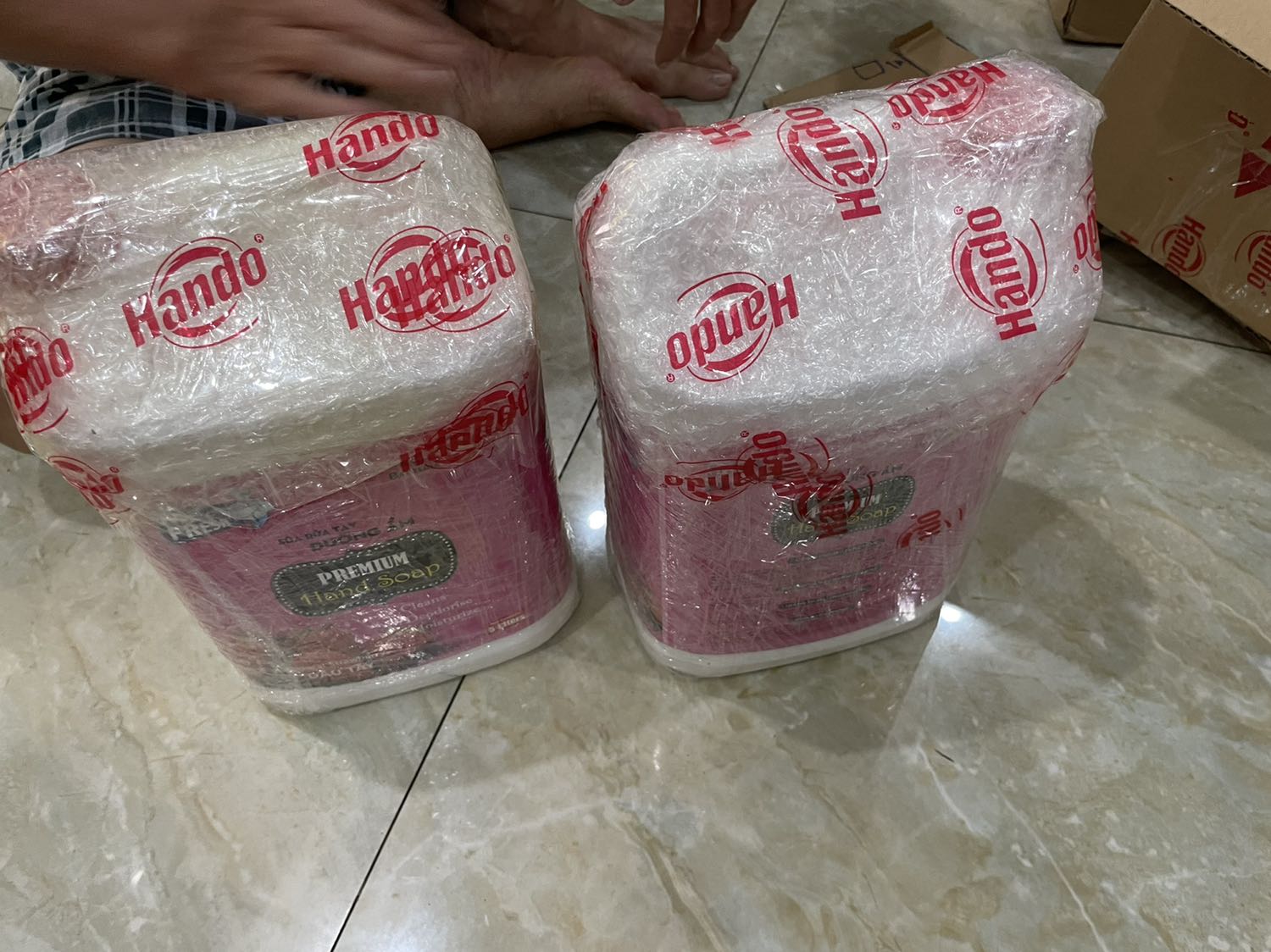 Mùi khá thơm mua lâu rồi quên chưa đánh giá, hihi, xài tốt, giá tiết kiệm, ban đầu shop giao nhầm nên liên hệ shop đổi lại hàng đúng, tiki giải quyết nhanh chóng