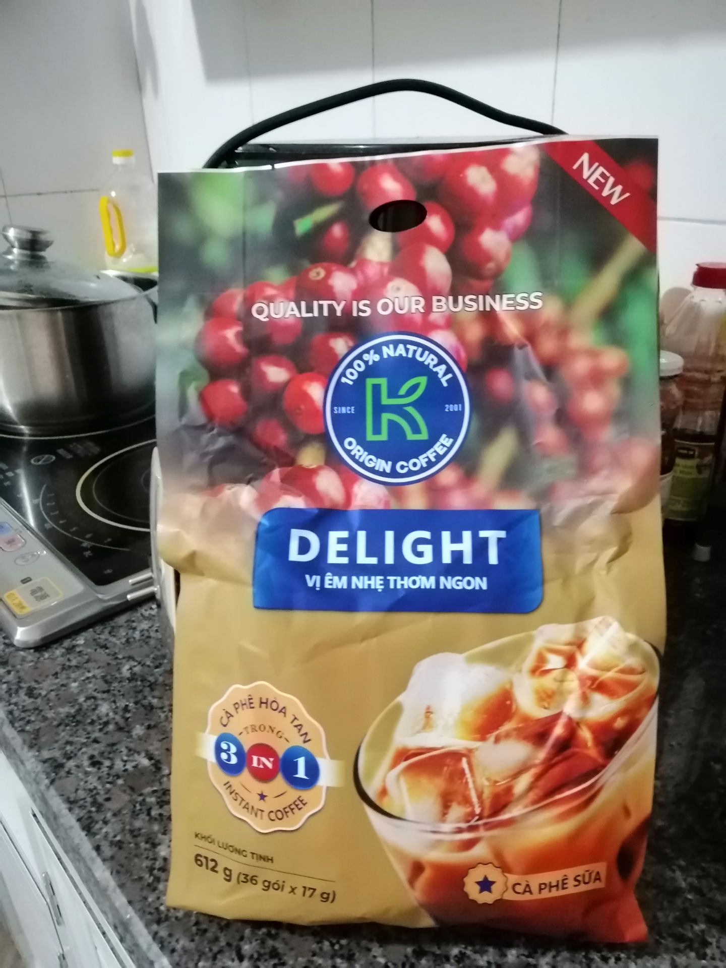 Được uống thử một lần rồi tìm mua mà không có, vô tình lên Tiki tìm có là đặt mua ngay. Cà phê sữa thơm ngon,vị đắng đặc trưng. Theo như khẩu vị của mình thì uống với đá ngon hơn cả g7. Mọi người nên thử ạ.