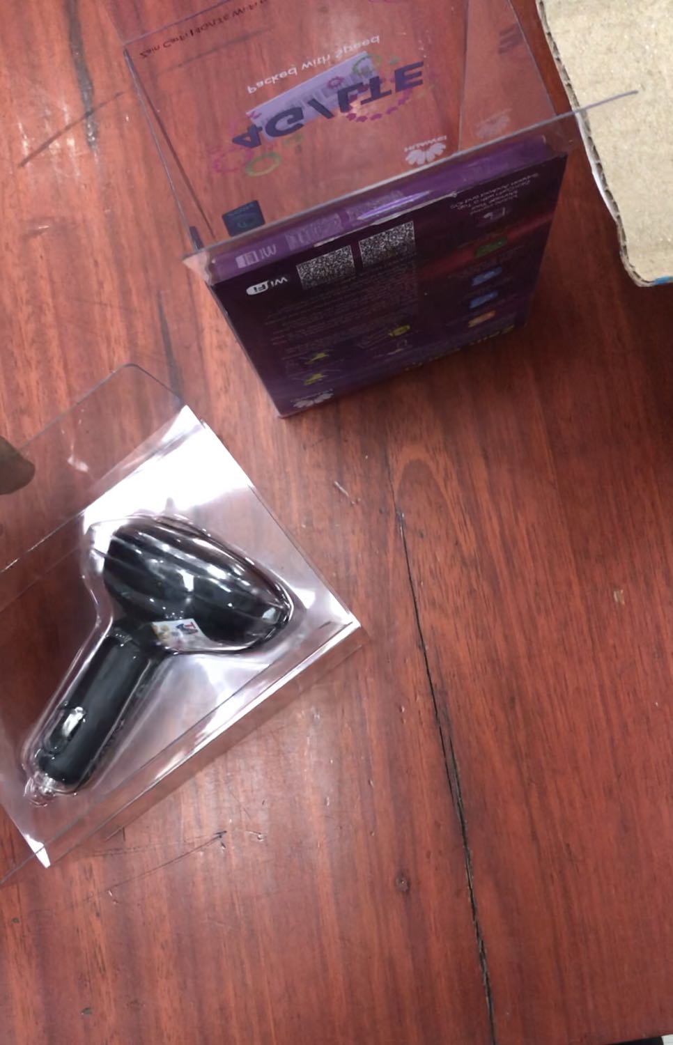 Giao hàng nhanh! Sản phẩm nhìn đẹp! Chưa sủ dụng nên chưa đánh giá tính năng!