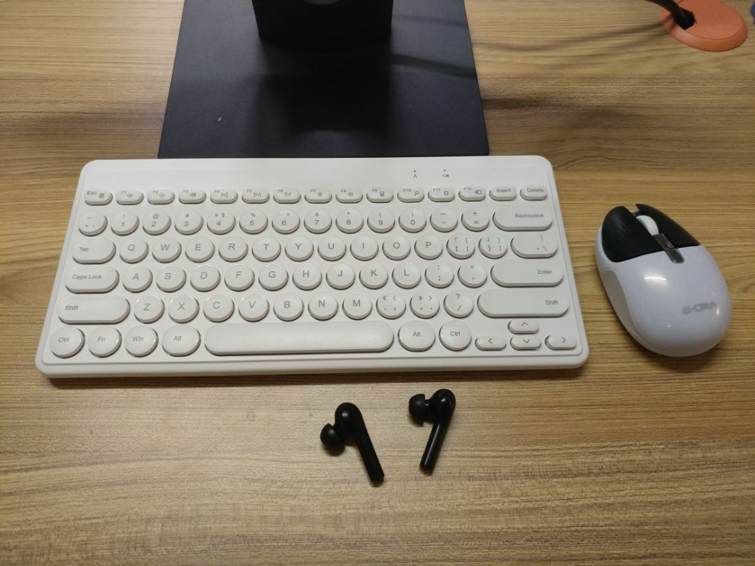 ngon bổ rẻ. nút giữa hơi rít..