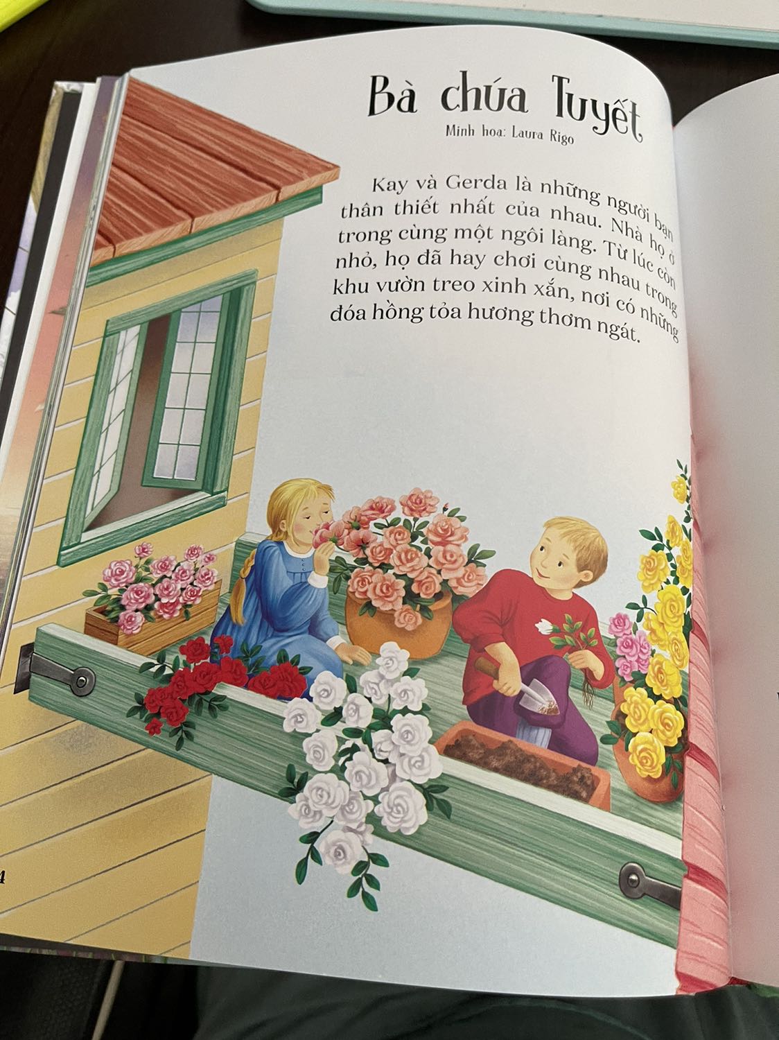 Chờ hàng hơi lâu tuy nhiên sách đẹp. Bên trog giấy in đẹp. Chưa đọc nên chưa biết nội dung như nào