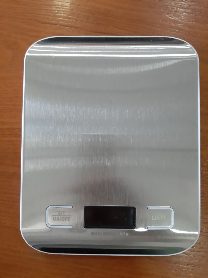 cân khá tiện dụng, thể hiện từ 1gam đến 10.000gam. khá tiện dụng cho nhà bếp. Tính quay clip review mà tiki chưa có chức năng thêm clip, nên đành đánh giá bằng hình ảnh. cân khá tiện dụng, thể hiện từ 1gam đến 10.000gam. khá tiện dụng cho nhà bếp. Tính quay clip review mà tiki chưa có chức năng thêm clip, nên đành đánh giá bằng hình ảnh.